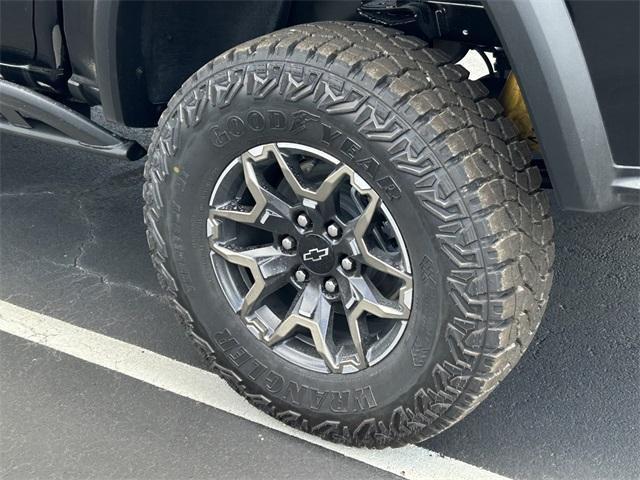 Photo of 2025 Black Chevrolet Colorado