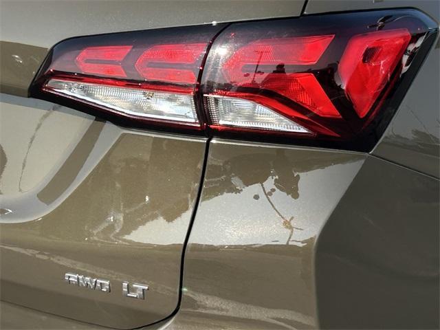 Photo of 2023 Harvest Gold / Bronze Chevrolet Equinox