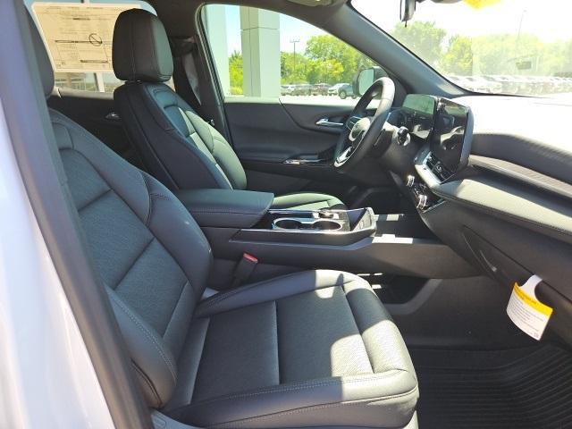 Photo of 2026 Summit White Chevrolet Equinox