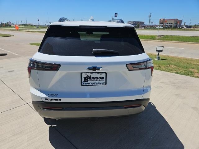 Photo of 2026 Summit White Chevrolet Equinox