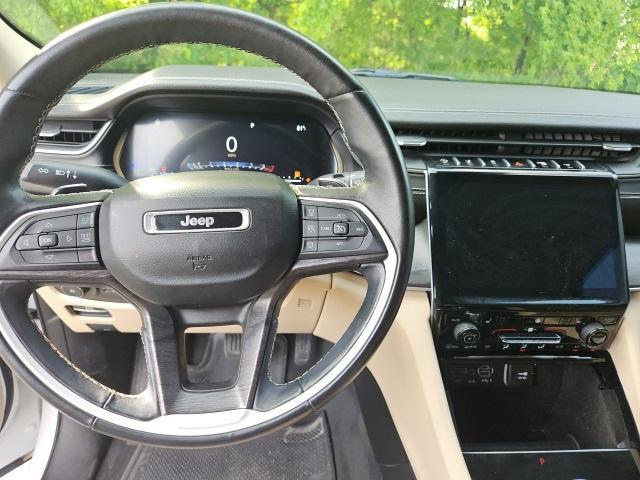 Photo of 2021 Bright White Clearcoat Jeep Grand Cherokee L