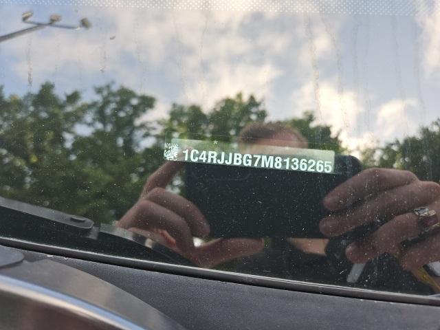 Photo of 2021 Bright White Clearcoat Jeep Grand Cherokee L