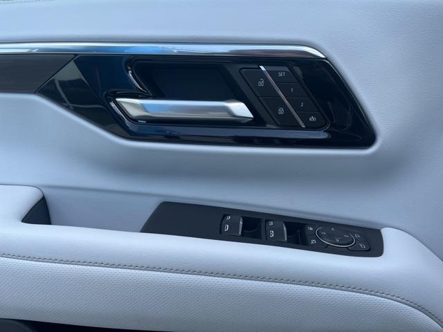 Photo of 2025 Iridescent Pearl Tricoat Chevrolet Tahoe