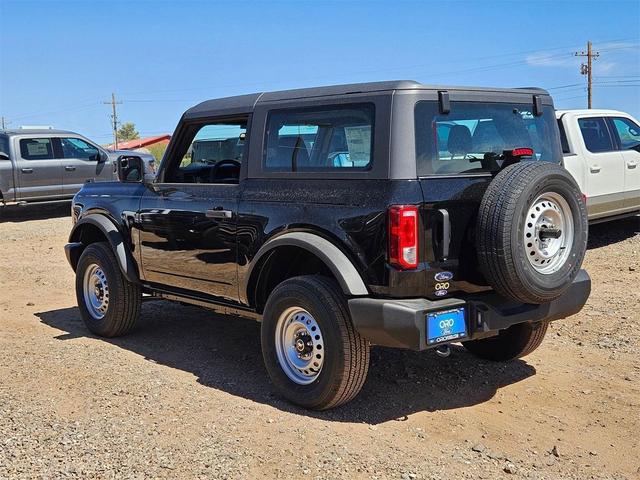 Photo of 2025 Shadow Black Ford Bronco