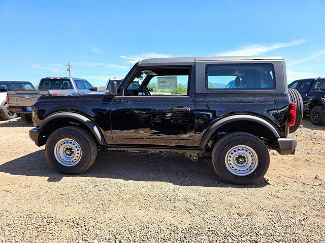 Photo of 2025 Shadow Black Ford Bronco