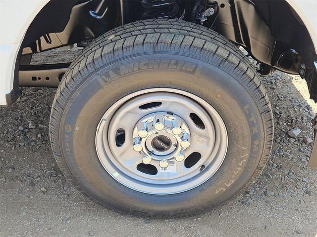 Photo of 2025 Oxford White Ford F-350