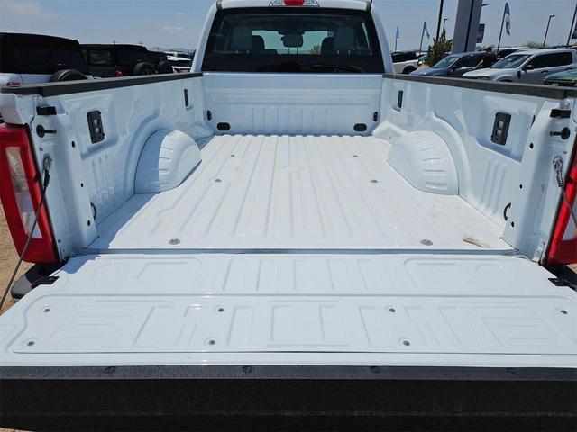 Photo of 2025 Oxford White Ford F-350
