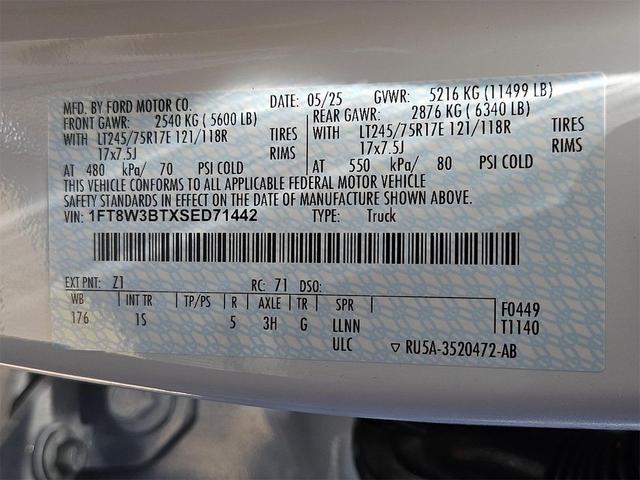 Photo of 2025 Oxford White Ford F-350