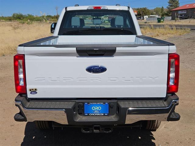 Photo of 2025 Oxford White Ford F-350