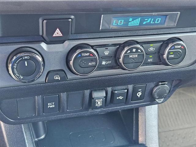 Photo of 2022 White Toyota Tacoma