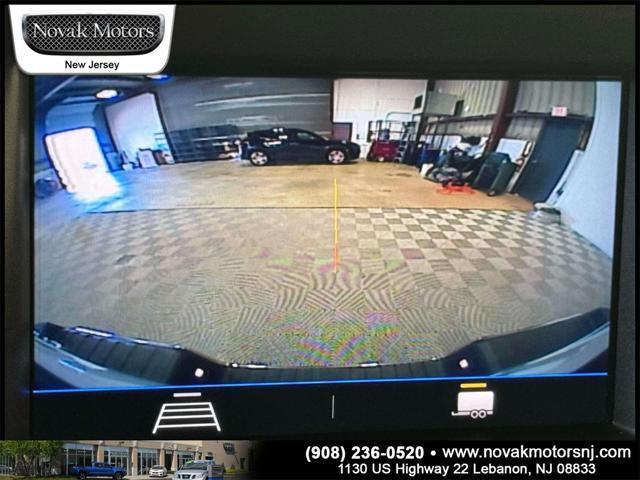 Photo of 2022 Summit White Chevrolet Colorado