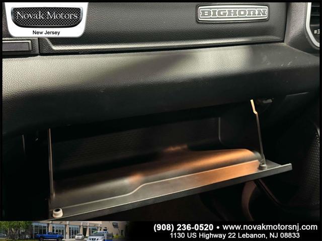 Photo of 2022 Granite Crystal Metallic Clearcoat RAM 1500