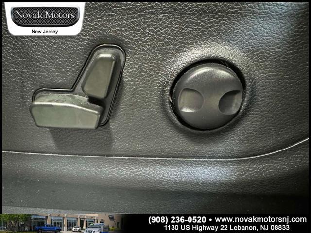 Photo of 2022 Granite Crystal Metallic Clearcoat RAM 1500