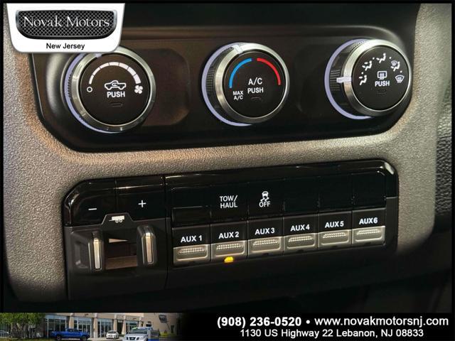 Photo of 2020 Diamond Black Crystal Pearlcoat RAM 2500