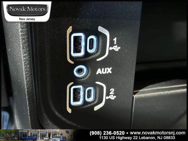 Photo of 2020 Diamond Black Crystal Pearlcoat RAM 2500