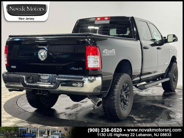 Photo of 2020 Diamond Black Crystal Pearlcoat RAM 2500