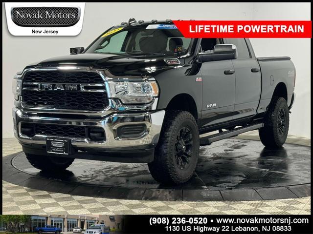Photo of 2020 Diamond Black Crystal Pearlcoat RAM 2500