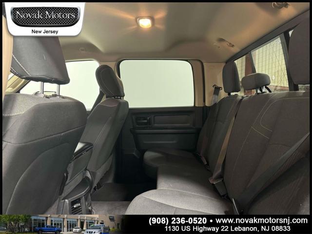 Photo of 2020 Diamond Black Crystal Pearlcoat RAM 2500