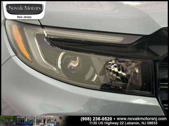 Photo of 2022 Sonic Gray Pearl Honda Passport