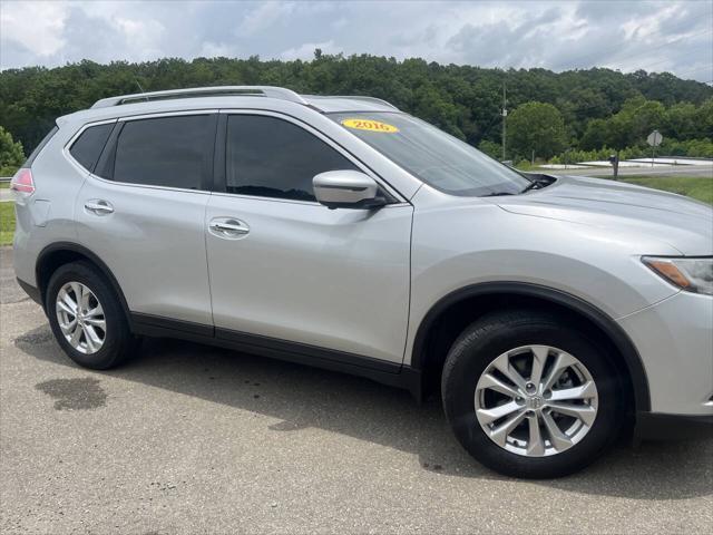 Photo of 2016 Brilliant Silver Nissan Rogue