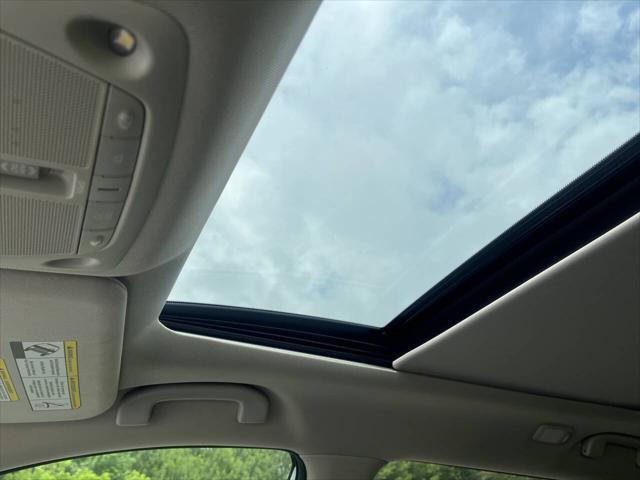 Photo of 2016 Brilliant Silver Nissan Rogue
