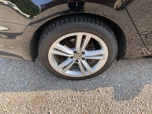 Photo of 2014 Black Volkswagen Passat