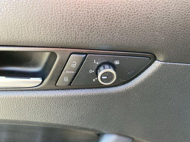 Photo of 2014 Black Volkswagen Passat