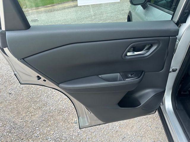 Photo of 2024 Brilliant Silver Metallic Nissan Rogue