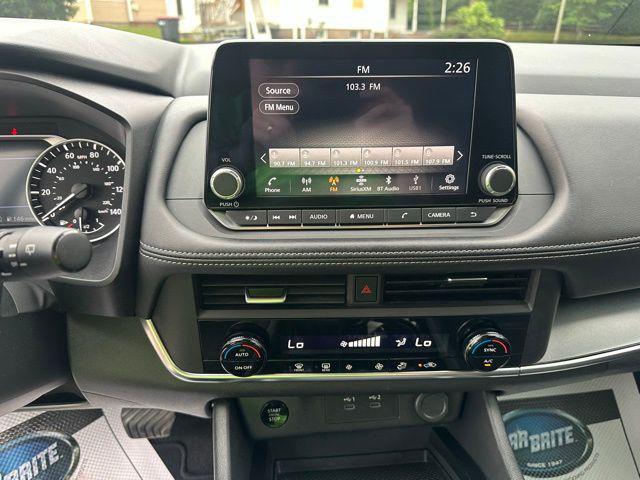Photo of 2024 Brilliant Silver Metallic Nissan Rogue