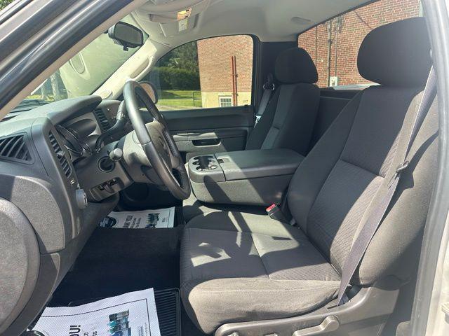 Photo of 2011 Pure Silver Metallic GMC Sierra 1500