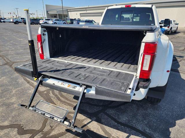 Photo of 2021 Star White Metallic Tri-Coat Ford F-450