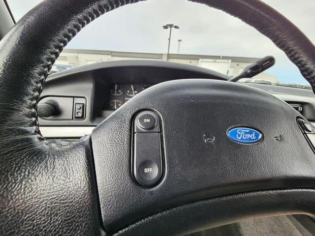 Photo of 1993 Red Ford Bronco