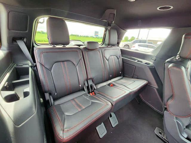 Photo of 2024 Stone Blue Metallic Ford Expedition