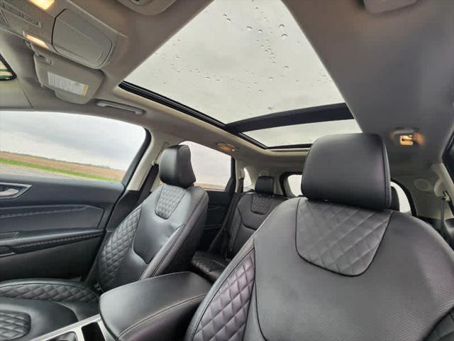 Photo of 2024 Stone Blue Metallic Ford Edge