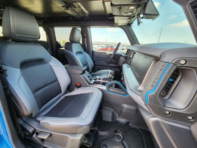 Photo of 2024 Velocity Blue Metallic Ford Bronco
