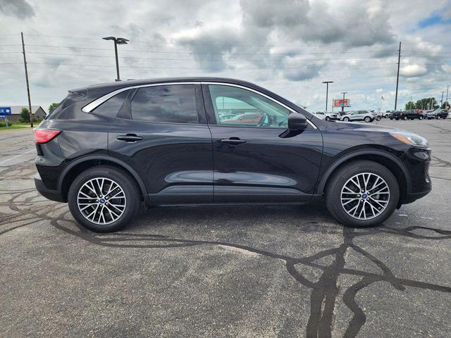 Photo of 2022 Agate Black Metallic Ford Escape
