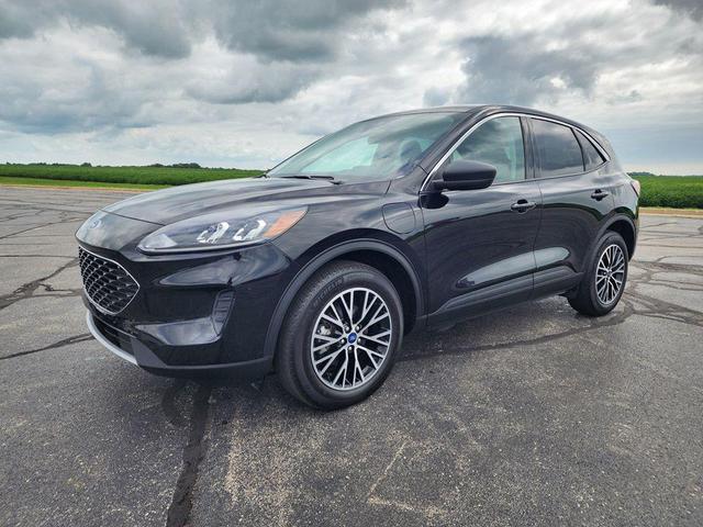 Photo of 2022 Agate Black Metallic Ford Escape