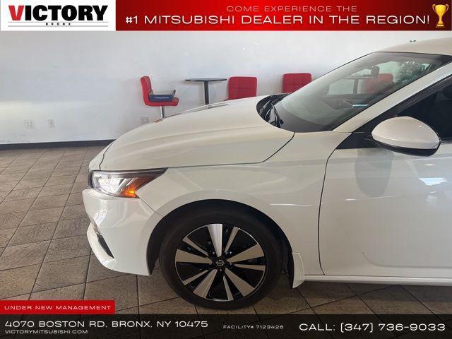 Photo of 2022 Pearl White Tricoat Nissan Altima