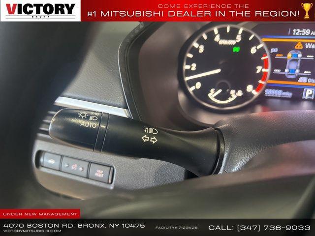 Photo of 2022 Pearl White Tricoat Nissan Altima