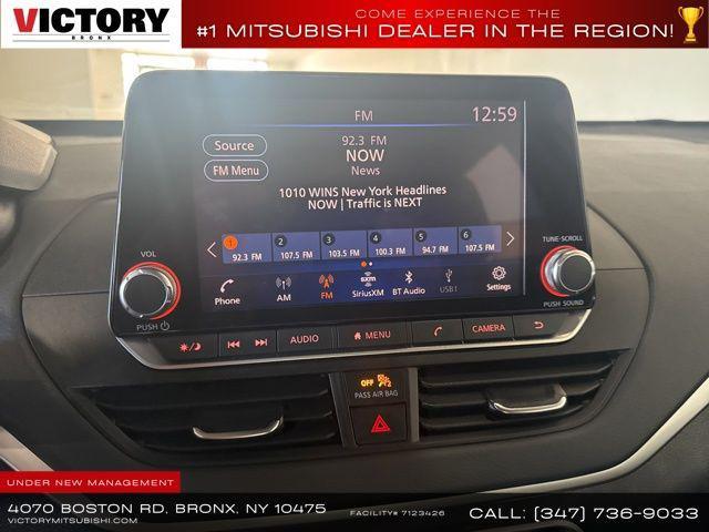 Photo of 2022 Pearl White Tricoat Nissan Altima