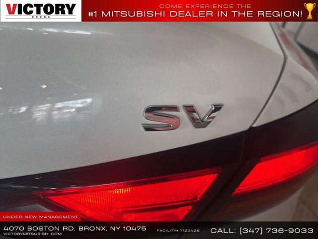 Photo of 2022 Pearl White Tricoat Nissan Altima
