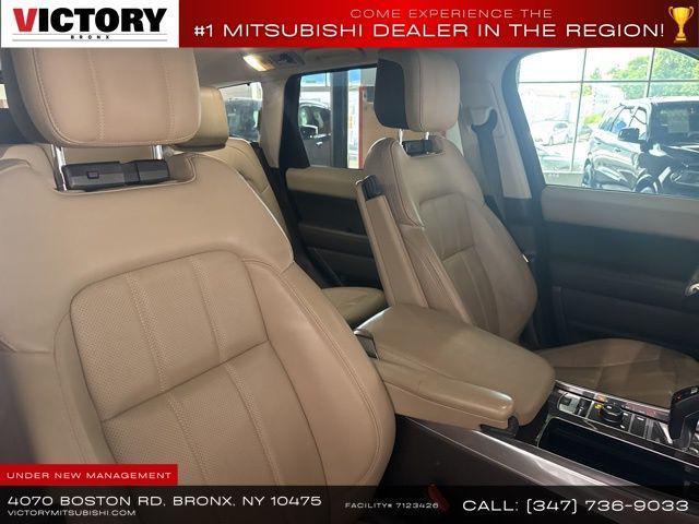 Photo of 2021 White Land Rover Range Rover Sport