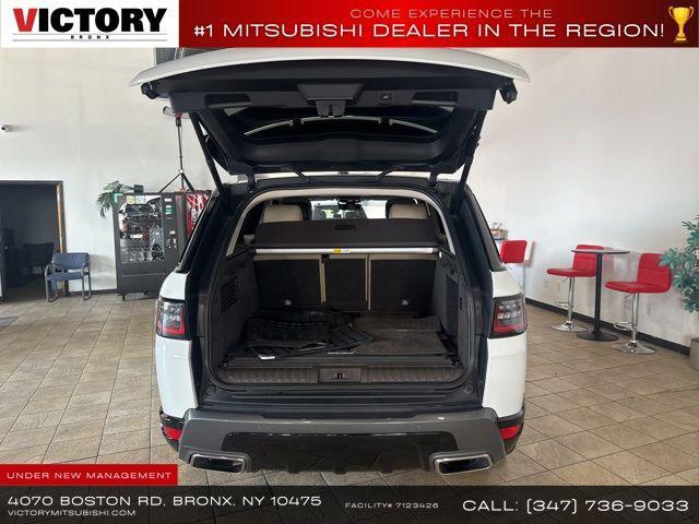 Photo of 2021 White Land Rover Range Rover Sport