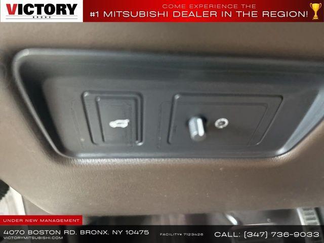 Photo of 2021 White Land Rover Range Rover Sport