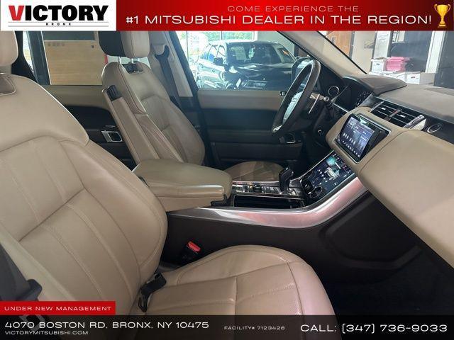 Photo of 2021 White Land Rover Range Rover Sport