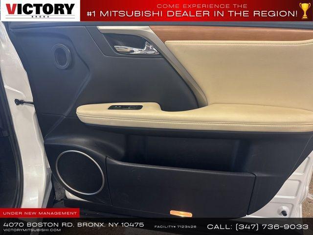 Photo of 2022 Eminent White Pearl Lexus RX 350
