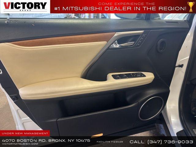 Photo of 2022 Eminent White Pearl Lexus RX 350