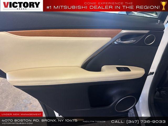 Photo of 2022 Eminent White Pearl Lexus RX 350