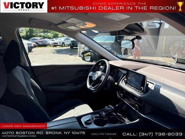 Photo of 2021 Super Black Nissan Rogue