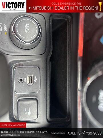 Photo of 2022 Bright White Clearcoat Jeep Cherokee